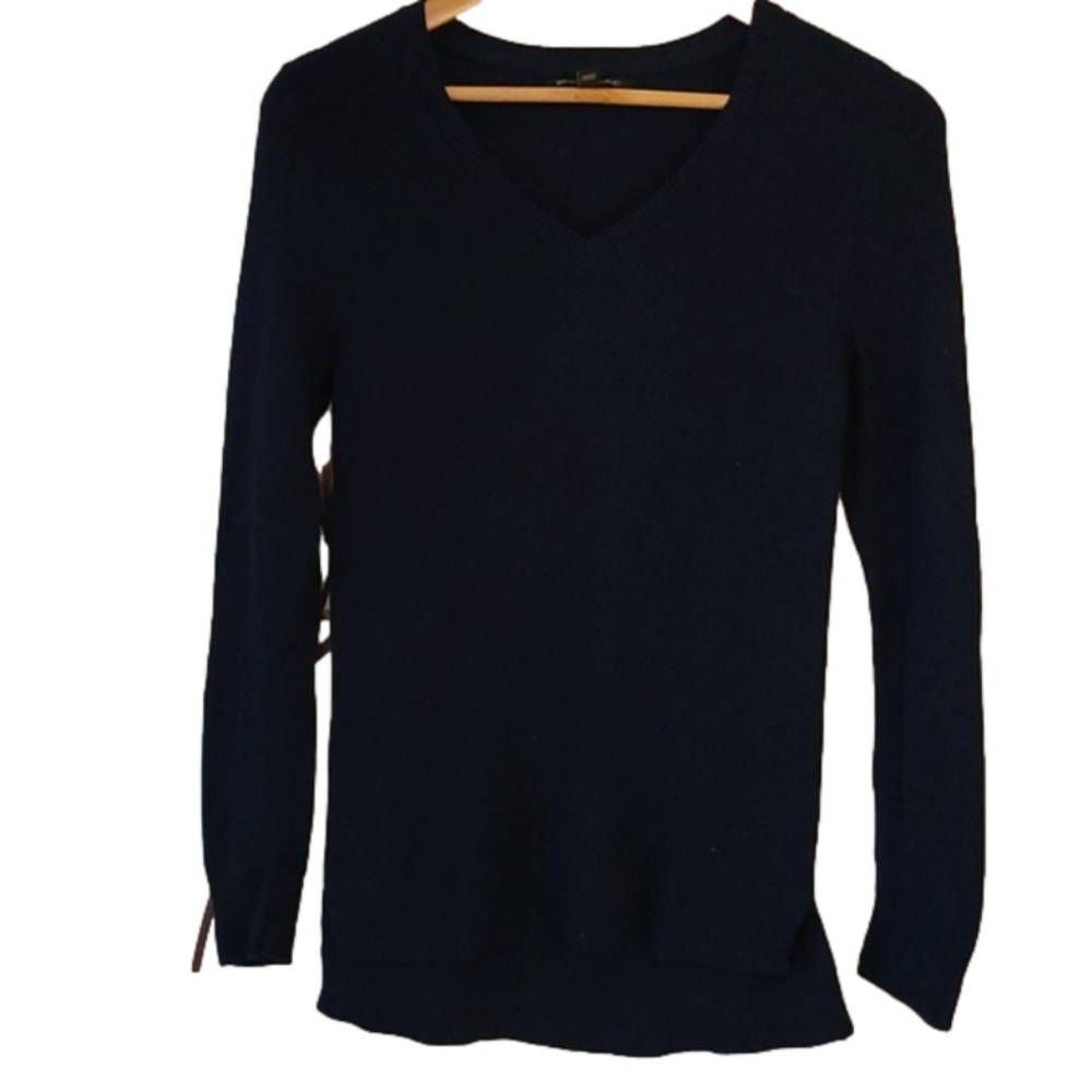 NAVY V-SHAPE PULLOVER - Picture 1 of 7